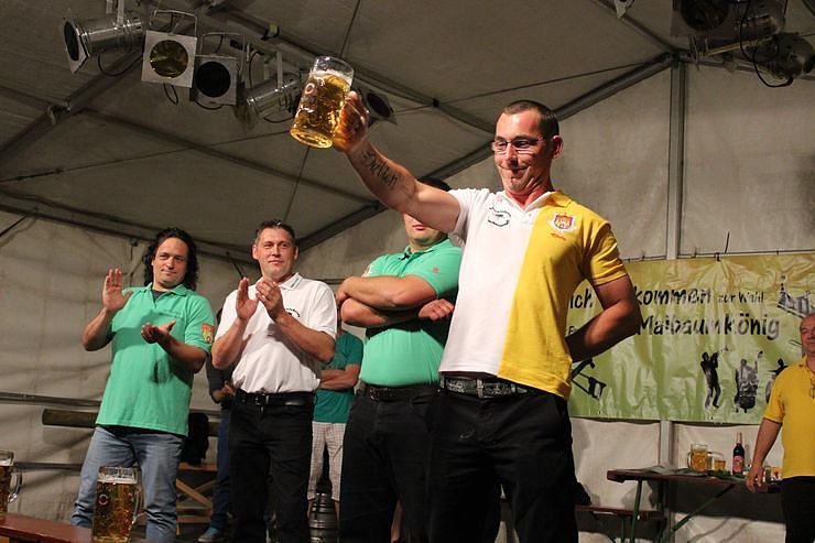 Maibaumk&ouml;nig kommt aus Duisburg