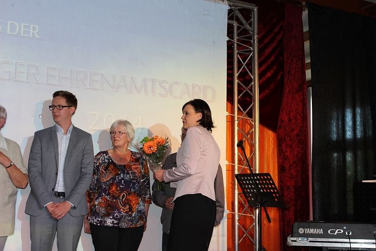 Erste Ehrenamtcards vergeben