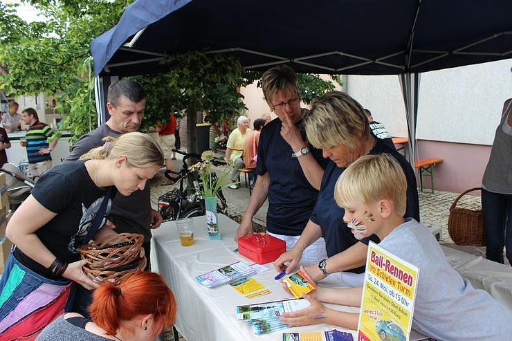 &Uuml;ber 3.000 B&auml;lle rollten 