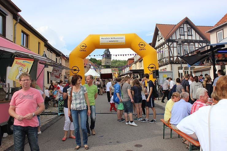 &Uuml;ber 3.000 B&auml;lle rollten 