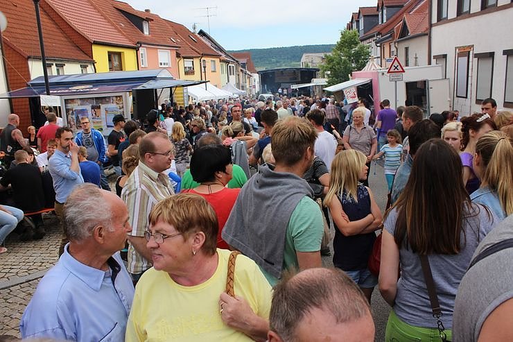 &Uuml;ber 3.000 B&auml;lle rollten 