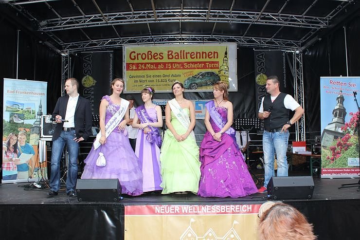 &Uuml;ber 3.000 B&auml;lle rollten 