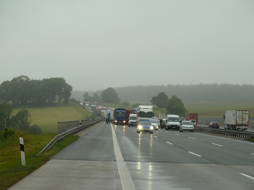 Feuer auf der Autobahn