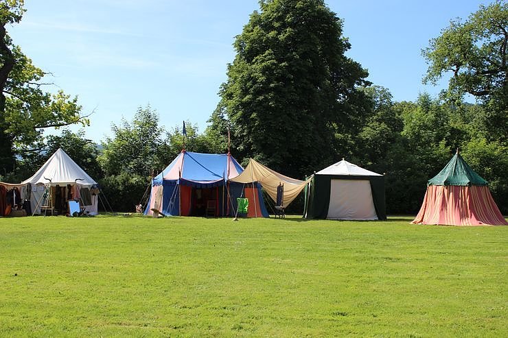 Fortsetzung mit Markttreiben