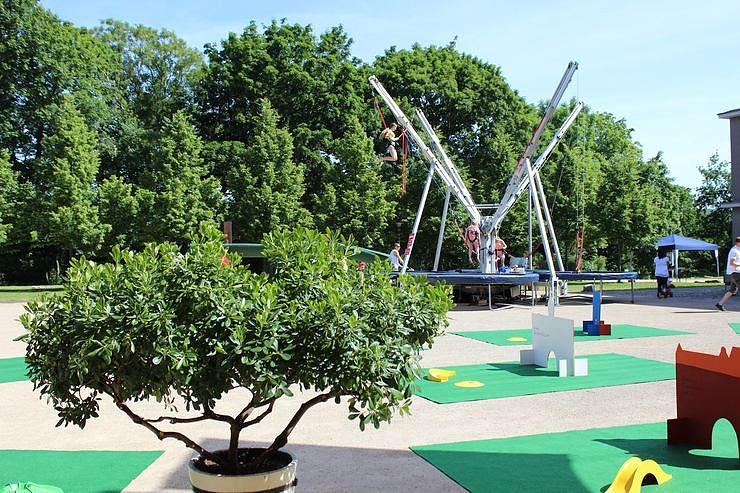 Fortsetzung mit Markttreiben