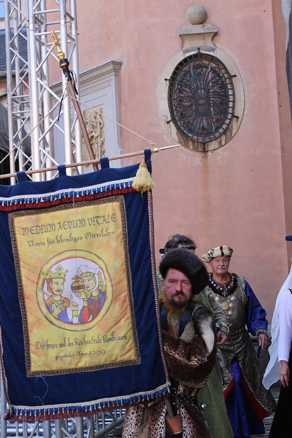 Fortsetzung mit Markttreiben