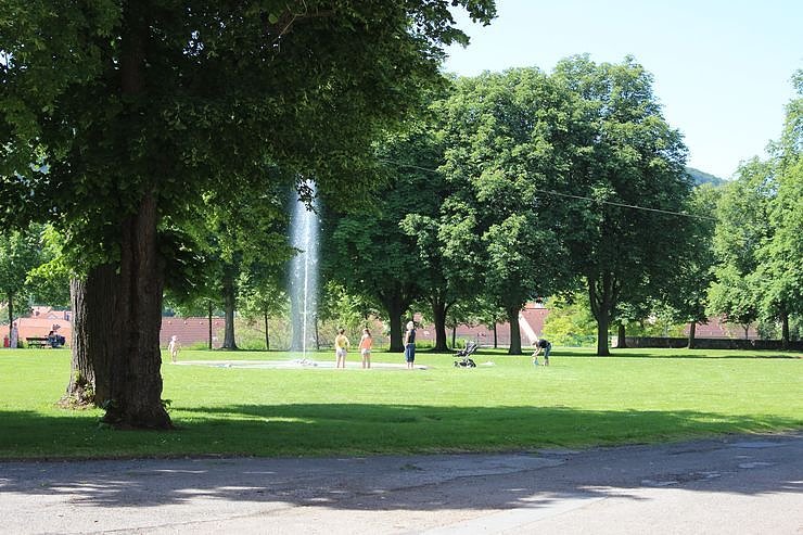 Fortsetzung mit Markttreiben