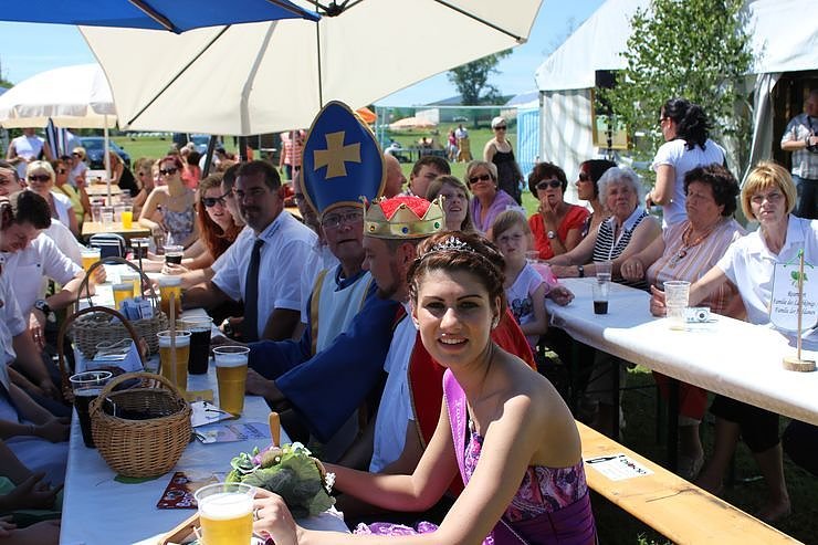 Laubk&ouml;nig gekr&ouml;nt