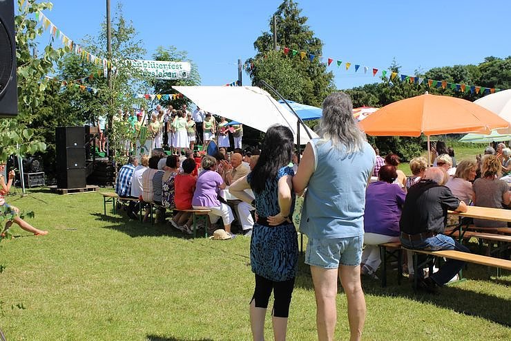 Laubk&ouml;nig gekr&ouml;nt