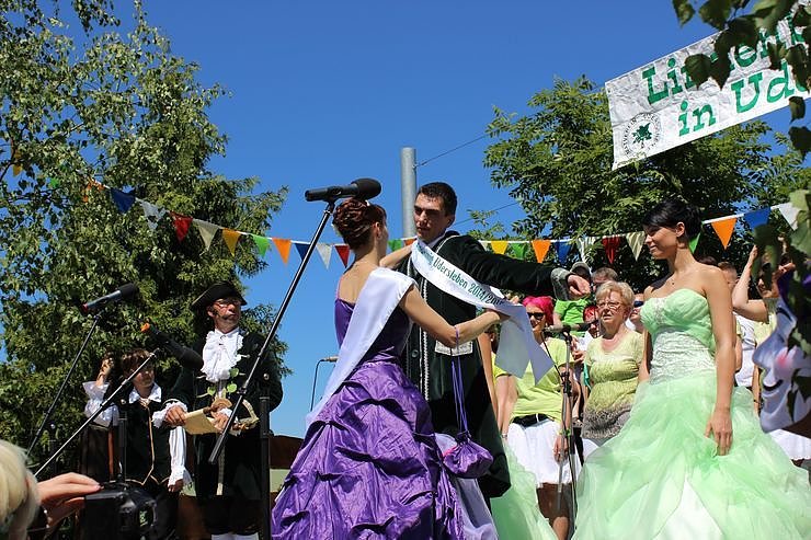 Laubk&ouml;nig gekr&ouml;nt