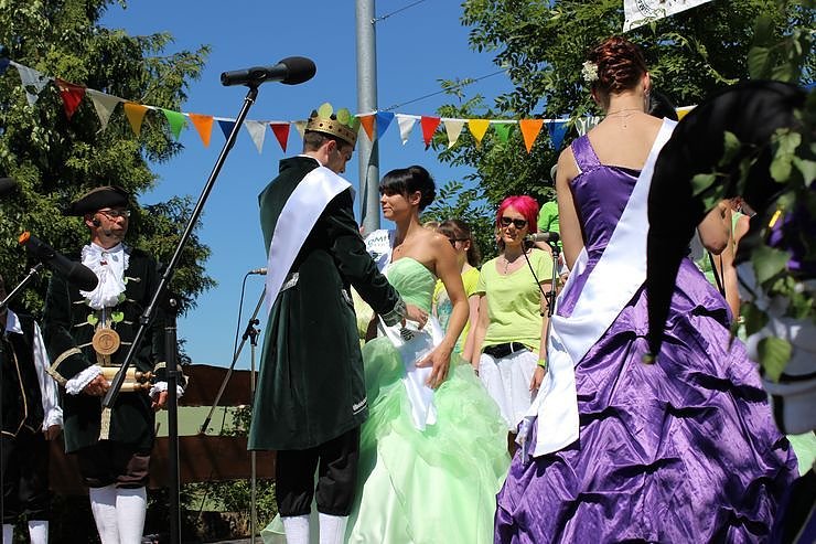 Laubk&ouml;nig gekr&ouml;nt