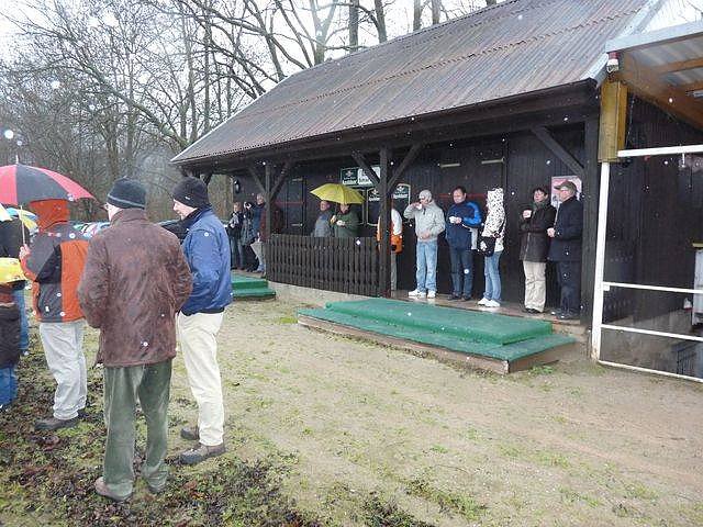 Weihnachtstauchen im Bebraer Teich