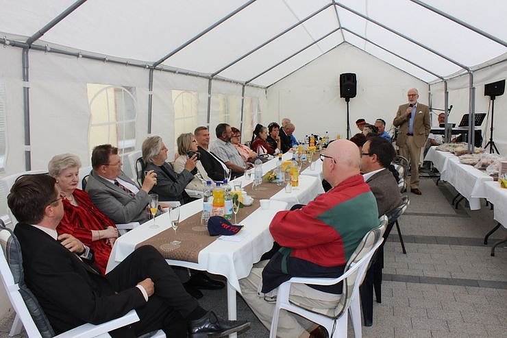 Feierliche Erweiterung