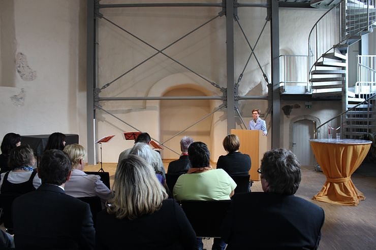 Gleich zwei Schecks im Gep&auml;ck