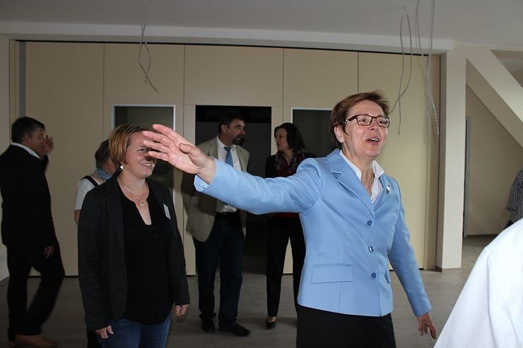 Gleich zwei Schecks im Gep&auml;ck