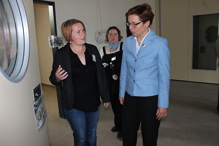 Gleich zwei Schecks im Gep&auml;ck