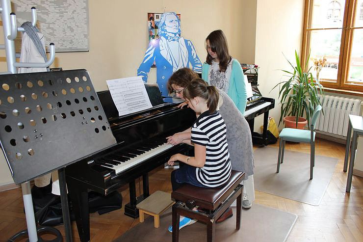 "Schr&auml;ge T&ouml;ne" in der Musikschule