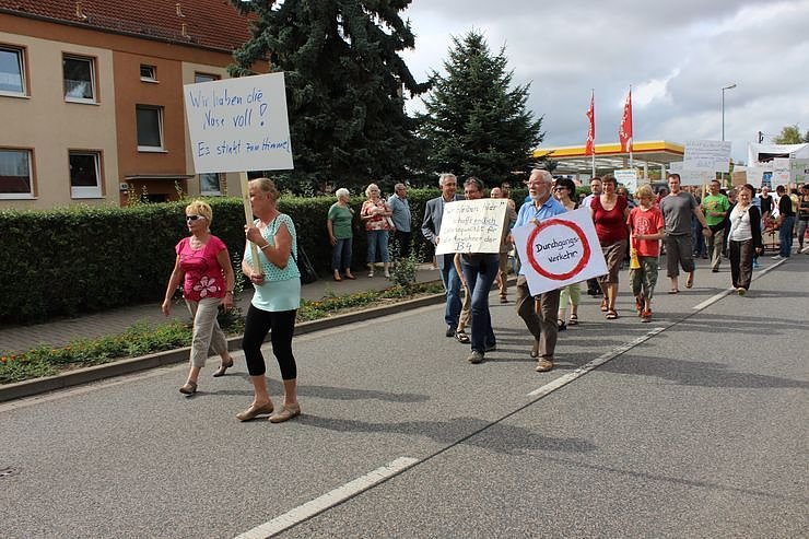 Demo &uuml;ber Bundesstra&szlig;e 4 in Greu&szlig;en gezogen
