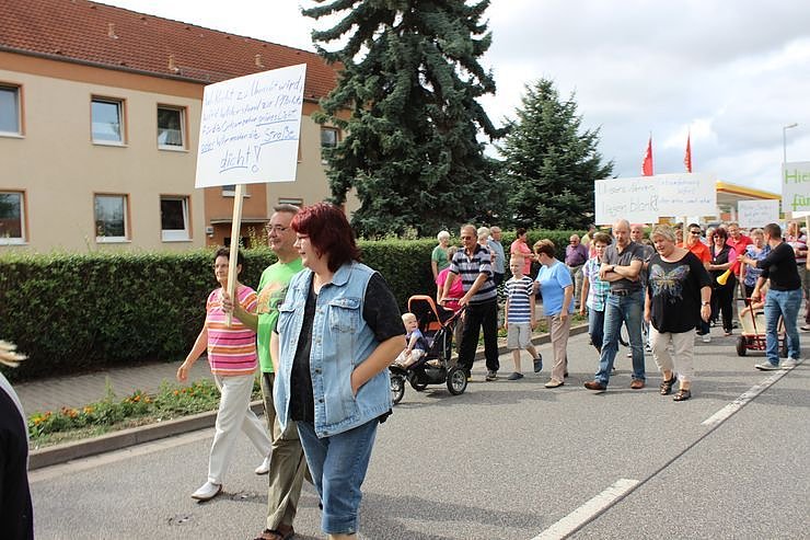 Demo &uuml;ber Bundesstra&szlig;e 4 in Greu&szlig;en gezogen