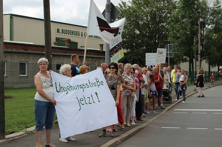 Demo &uuml;ber Bundesstra&szlig;e 4 in Greu&szlig;en gezogen