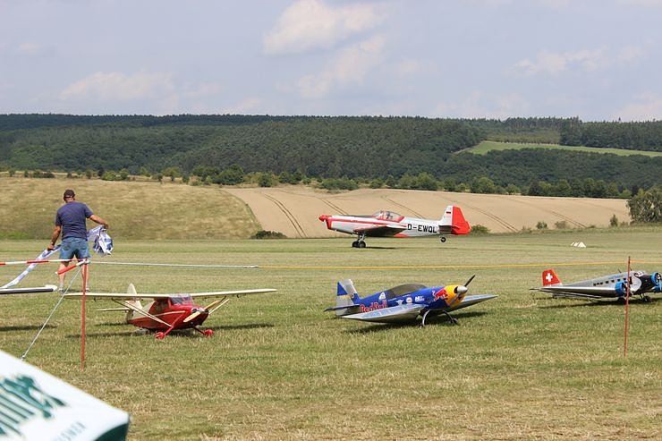 Morgen gro&szlig;e Flugschau