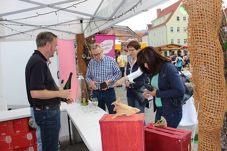 Weinfest bei Traumwetter er&ouml;ffnet