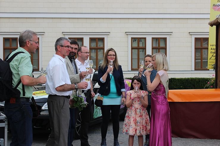 Weinfest bei Traumwetter er&ouml;ffnet