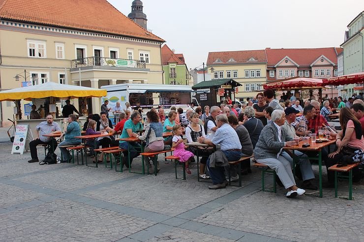 Weinfest bei Traumwetter er&ouml;ffnet