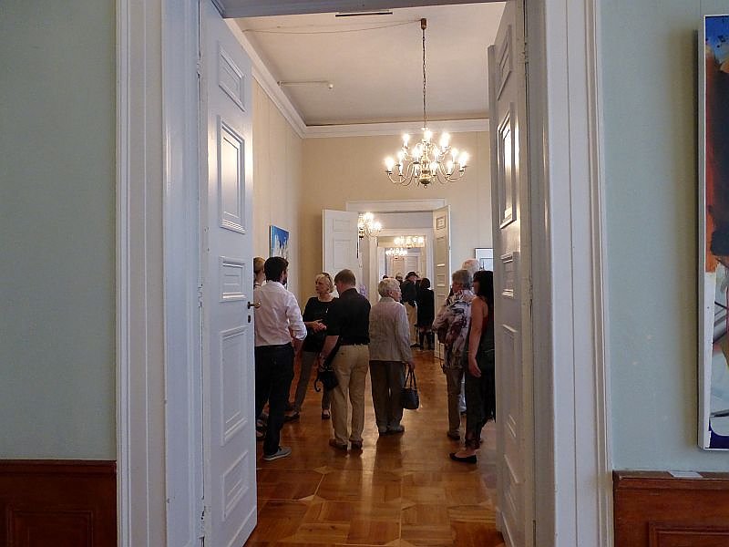 "Tiefgr&uuml;n bis zartbitter"