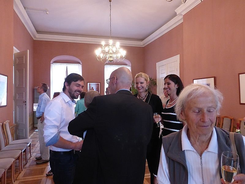 "Tiefgr&uuml;n bis zartbitter"