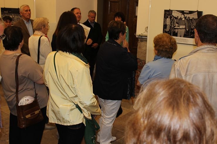 25 Jahre Demokratie dargestellt