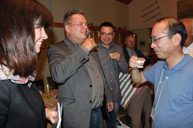 M&auml;nnerchor aus Japan begr&uuml;&szlig;t