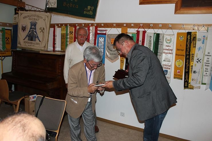 M&auml;nnerchor aus Japan begr&uuml;&szlig;t