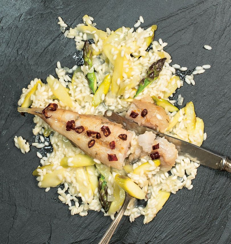 Scharf: Der sehr fein gehackte frische Ingwer bringt eine sommerlich-frische Sch&auml;rfe in die Salsa zu dem medium gegarten Grillsteak, die man sonst eher milden Chilis zutrauen w&uuml;rde.