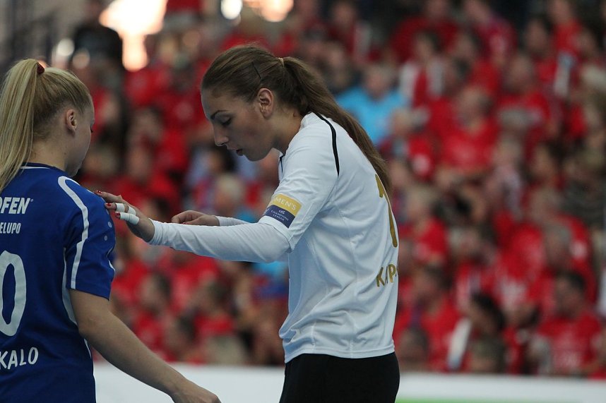 THC gewinnt erstes Champion League Spiel klar mit 33:20