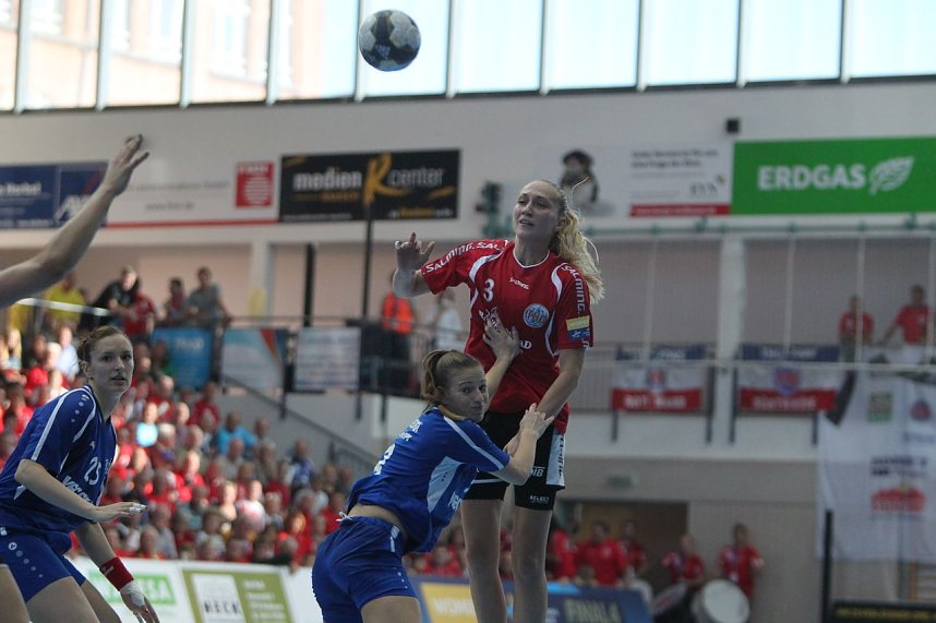 THC gewinnt erstes Champion League Spiel klar mit 33:20