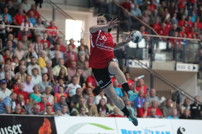 THC gewinnt erstes Champion League Spiel klar mit 33:20