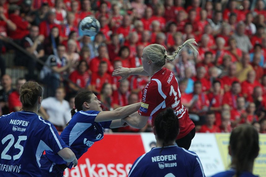 THC gewinnt erstes Champion League Spiel klar mit 33:20