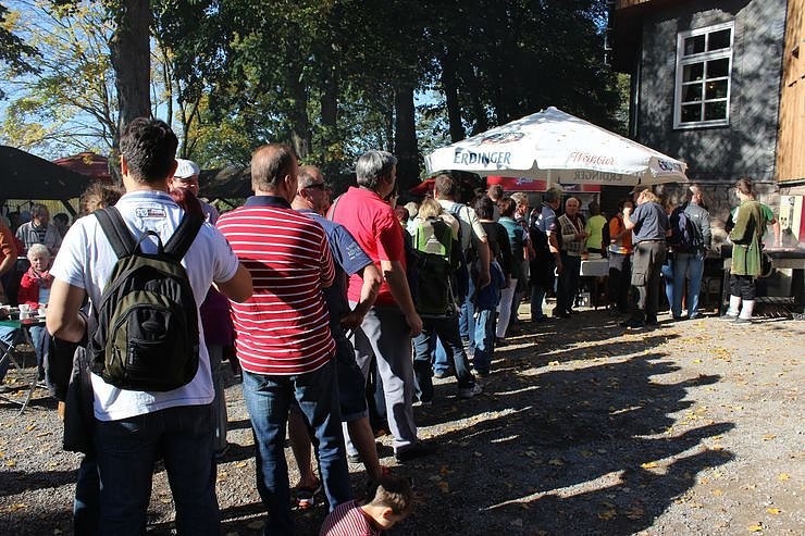 Massenandrang an der Barbarossah&ouml;hle