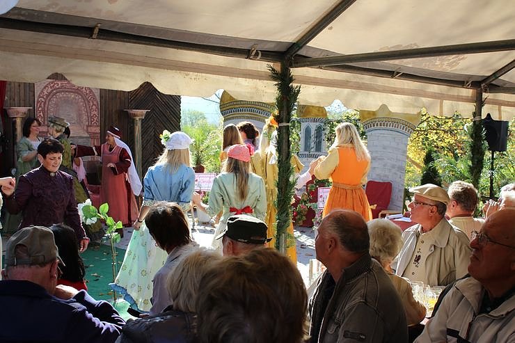 Massenandrang an der Barbarossah&ouml;hle