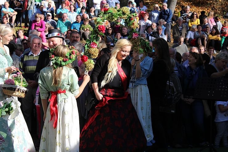 Massenandrang an der Barbarossah&ouml;hle