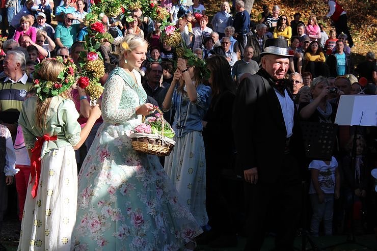 Massenandrang an der Barbarossah&ouml;hle