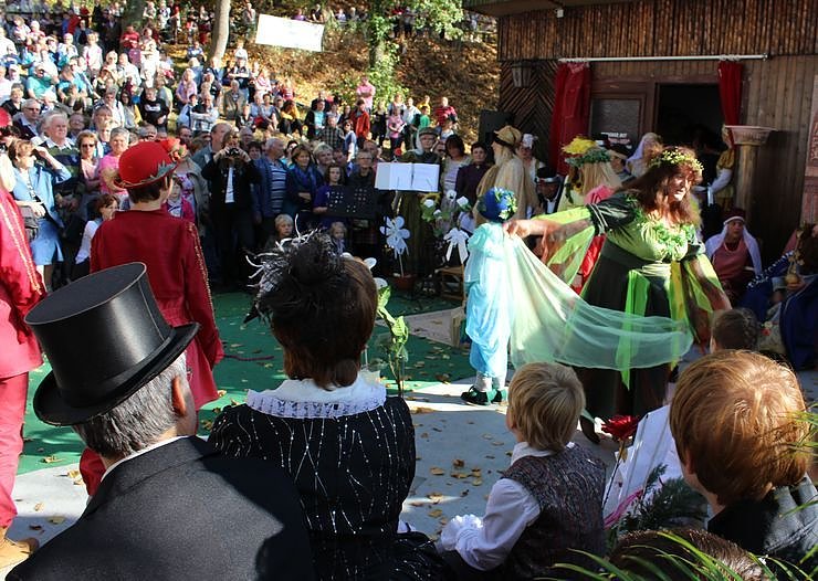 Massenandrang an der Barbarossah&ouml;hle