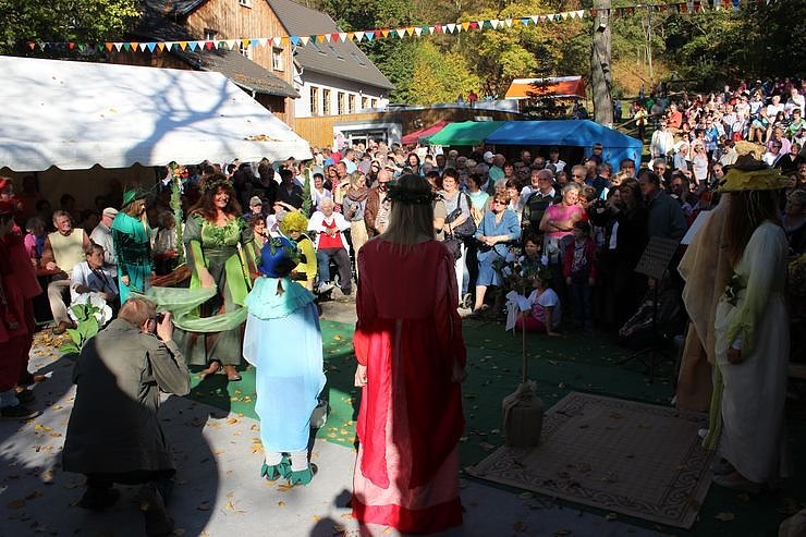 Massenandrang an der Barbarossah&ouml;hle