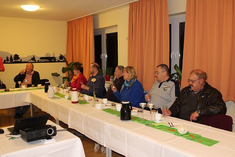 Schiedsrichterteam begr&uuml;&szlig;t