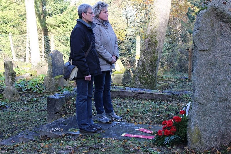 Der Opfer gedacht und Mahnung ausgesprochen