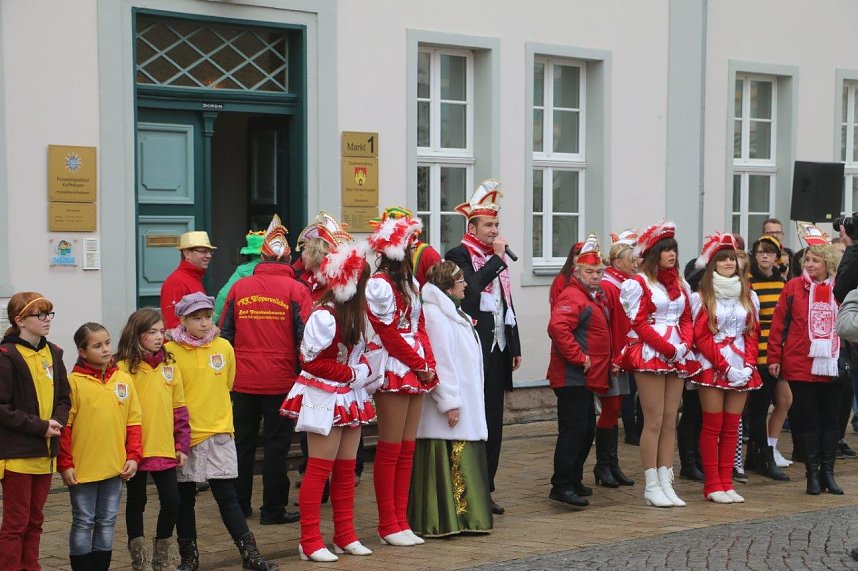 Von der Schl&uuml;ssel&uuml;bergabe