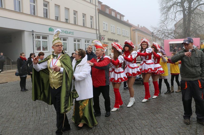 Von der Schl&uuml;ssel&uuml;bergabe