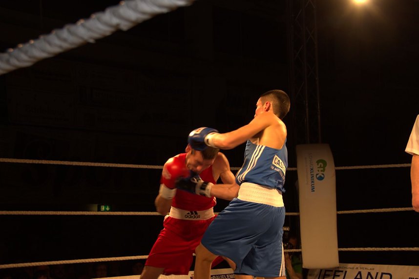 Nordhausen: NSV-Boxer sind klare Sieger gegen Straubing in der Ballspielhalle