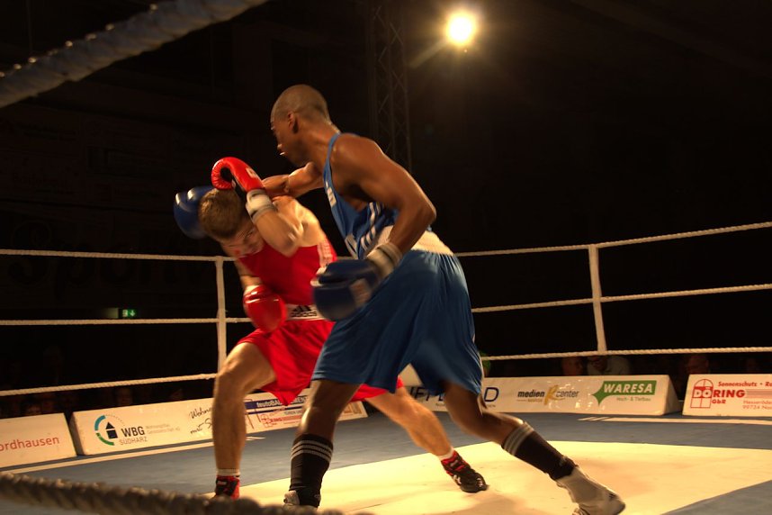 Nordhausen: NSV-Boxer sind klare Sieger gegen Straubing in der Ballspielhalle